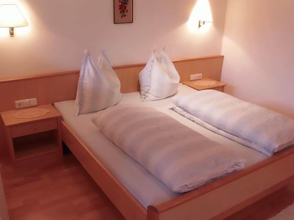 Gasthof Hotel Eiserne Hand ฮอคฟิลเซิน ภายนอก รูปภาพ