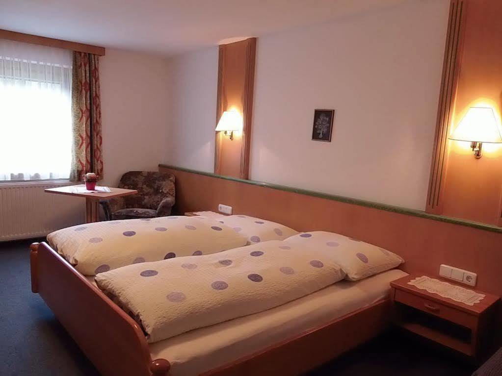 Gasthof Hotel Eiserne Hand ฮอคฟิลเซิน ภายนอก รูปภาพ