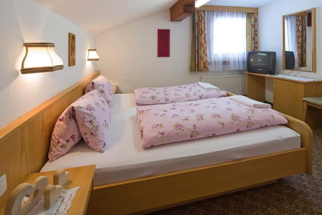Gasthof Hotel Eiserne Hand ฮอคฟิลเซิน ภายนอก รูปภาพ